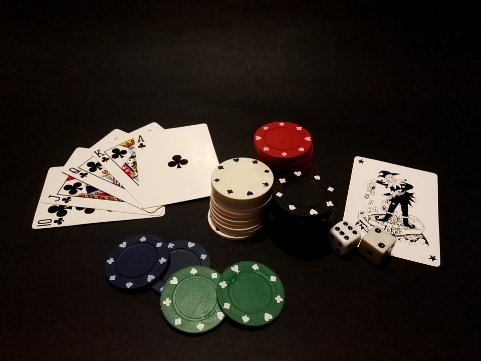 Jak hrát poker online
